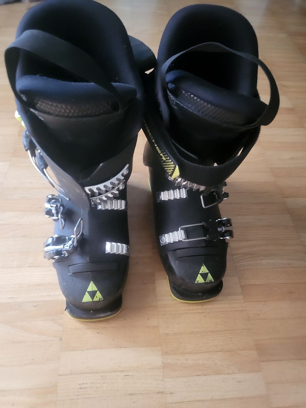 Scarpe da uomo: Skischuhe Fischer Grösse 21.5 gebraucht – Usato da Jona venduto da ramona024 2