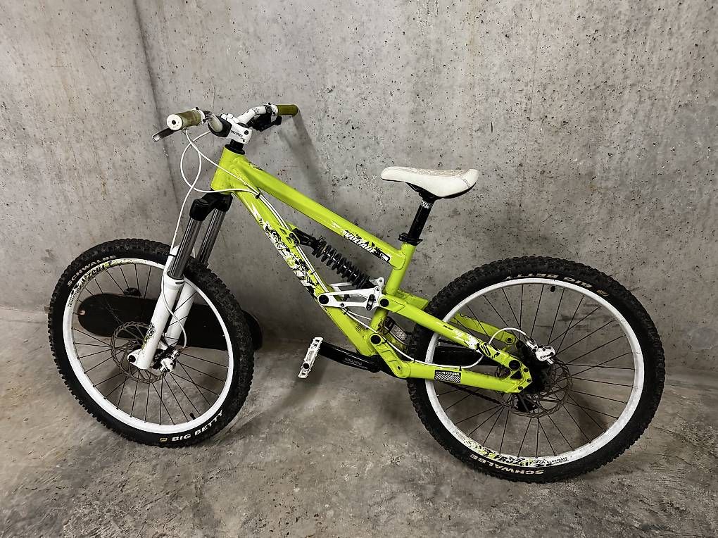 Biciclette: Vélo VTT DH Freeride Scott Voltage – Usato da Crans VD venduto da mis_lq8h