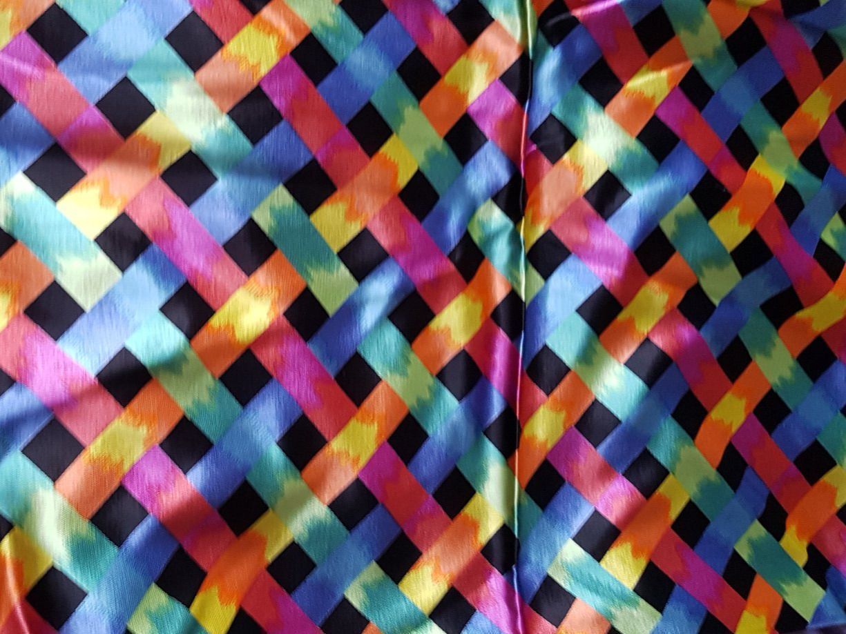 Stoffe: Stoff Satin 140 x 130 cm – Neu und originalverpackt aus geroldswil von Gumball1