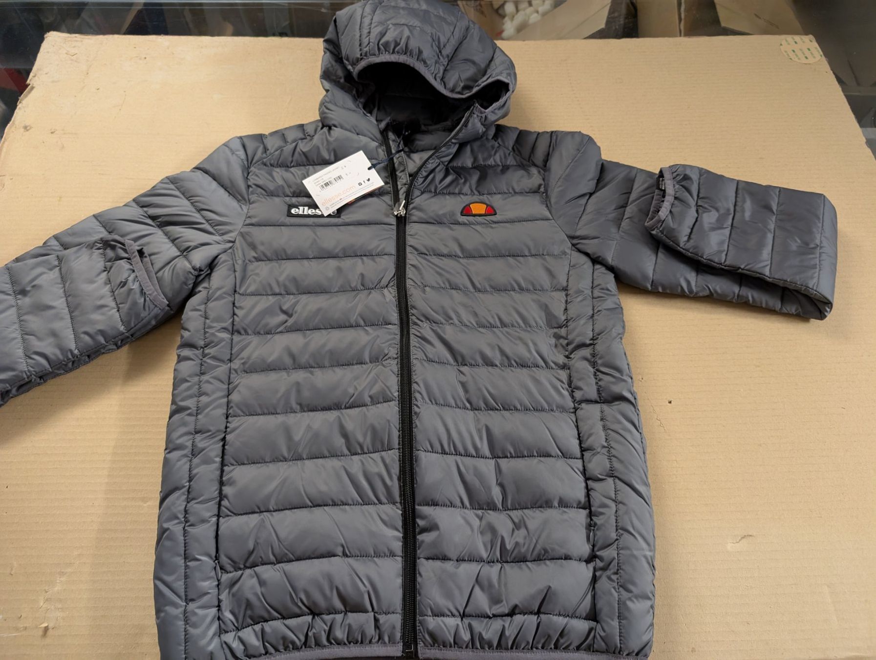 Ellesse Giacche: Veste hiver Ellesse S – Nuovo e nell'imballaggio originale da Les Bayards venduto da YanBur 1