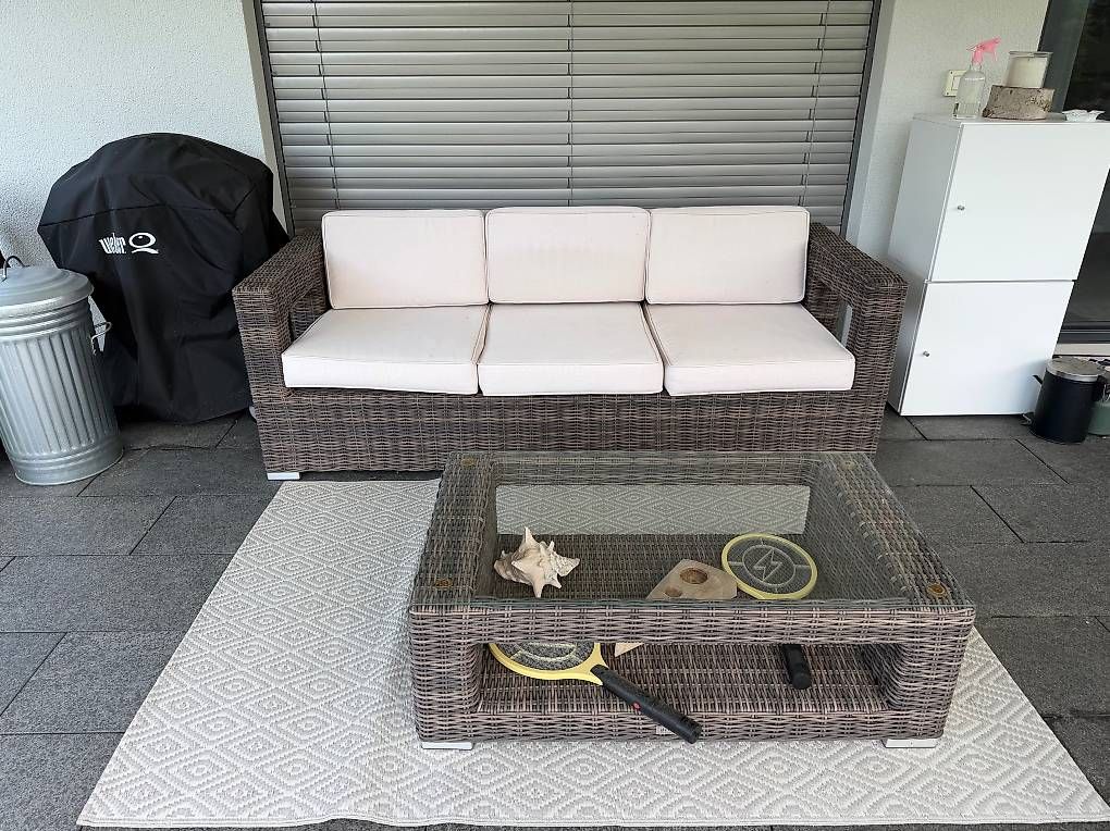 Sofas: Gartenlounge (Sofa + Tisch) – D'occasion à Rapperswil SG par Alberto1974