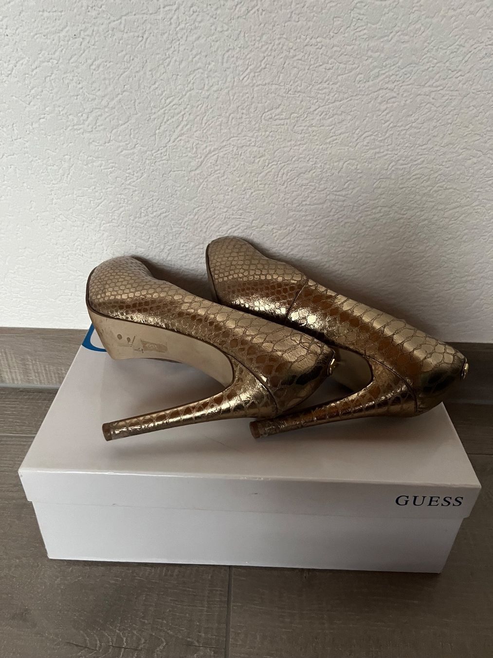 Guess Scarpe da donna: Escarpins 37 Guess – Usato da Estavayer-le-Lac venduto da mcha 3