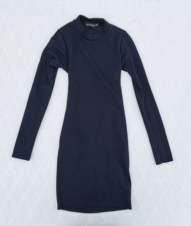 Sexy Rückenfreies Kleid Gr. 36 PrettyLittleThing
