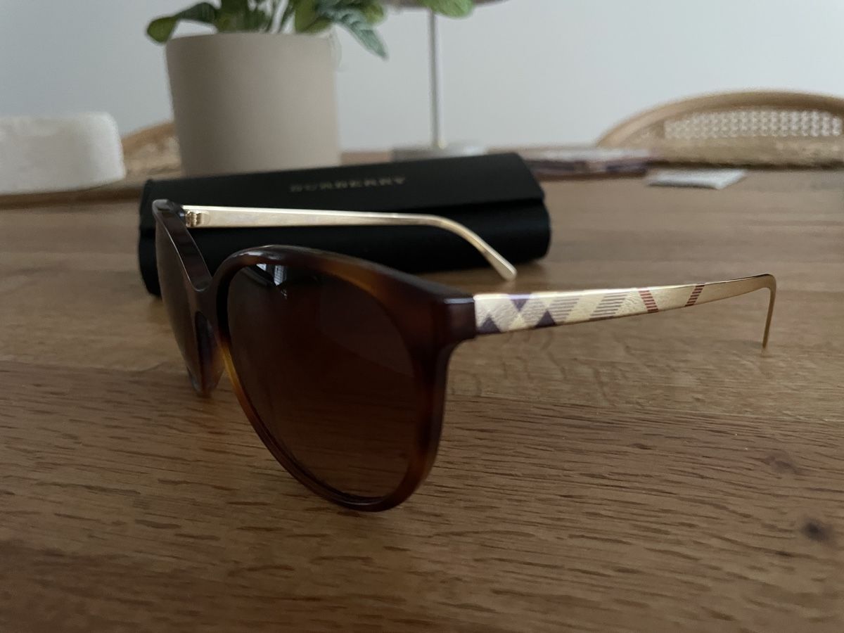 Burberry Brillen & Gläser: Burberry Sonnenbrille – Neu (gemäss Beschreibung) aus Zürich von lua_v9wj 1