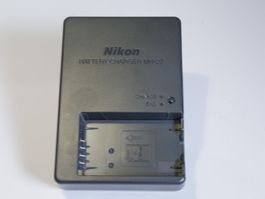Nikon MH-27 Ladegerät