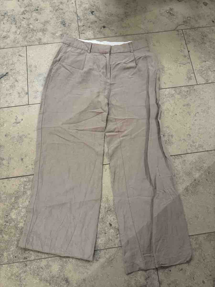 Pantalons: Stoffhose weit geschnitten – D'occasion à Muttenz par veroo8