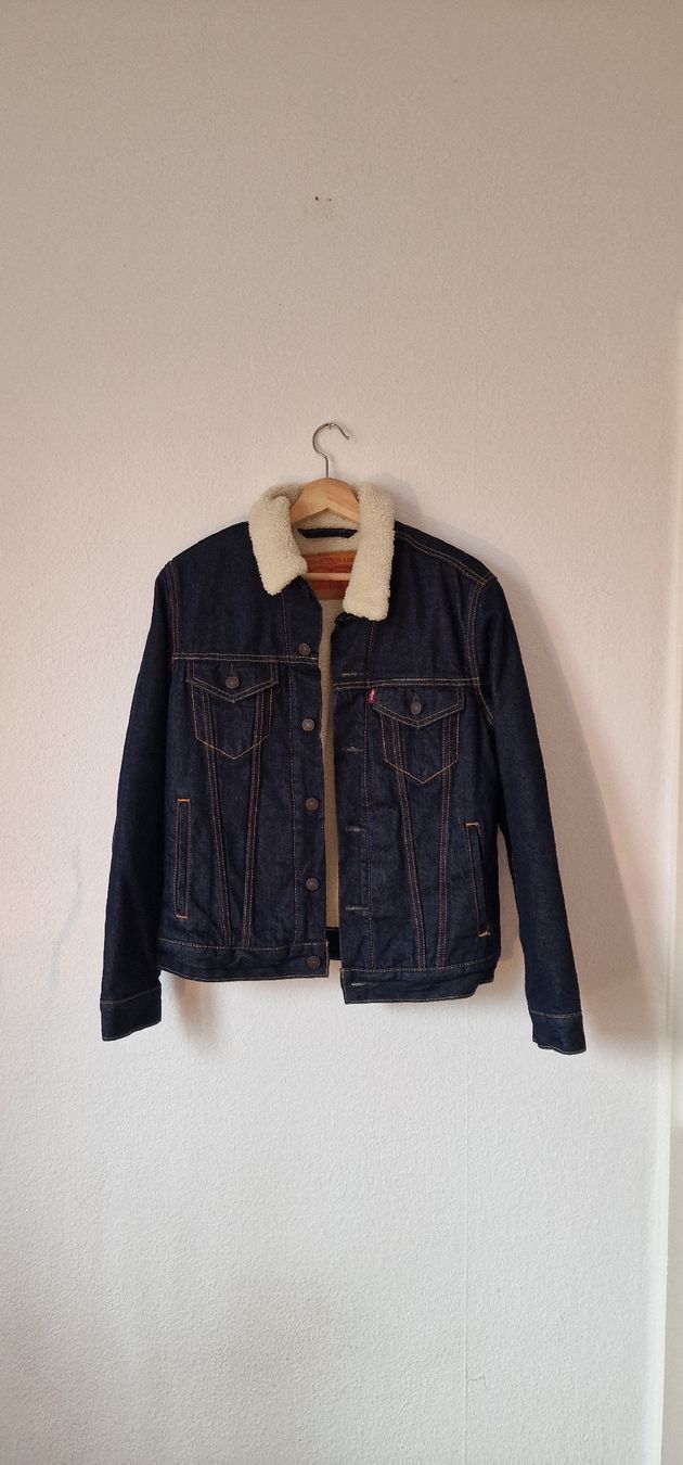Giacche: Levi's Sherpa Trucker Jacket, Size S - Winter Essential – Usato da Zürich venduto da yoooh