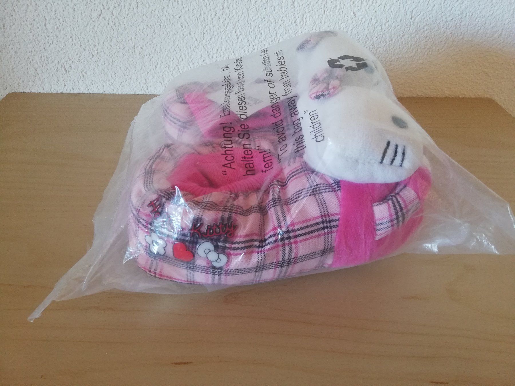 Hello Kitty Scarpe per ragazzi: Hello Kitty Kinder Finken Hausschuhe 30 – Nuovo e nell'imballaggio originale da Worb venduto da geo_zbd8 4