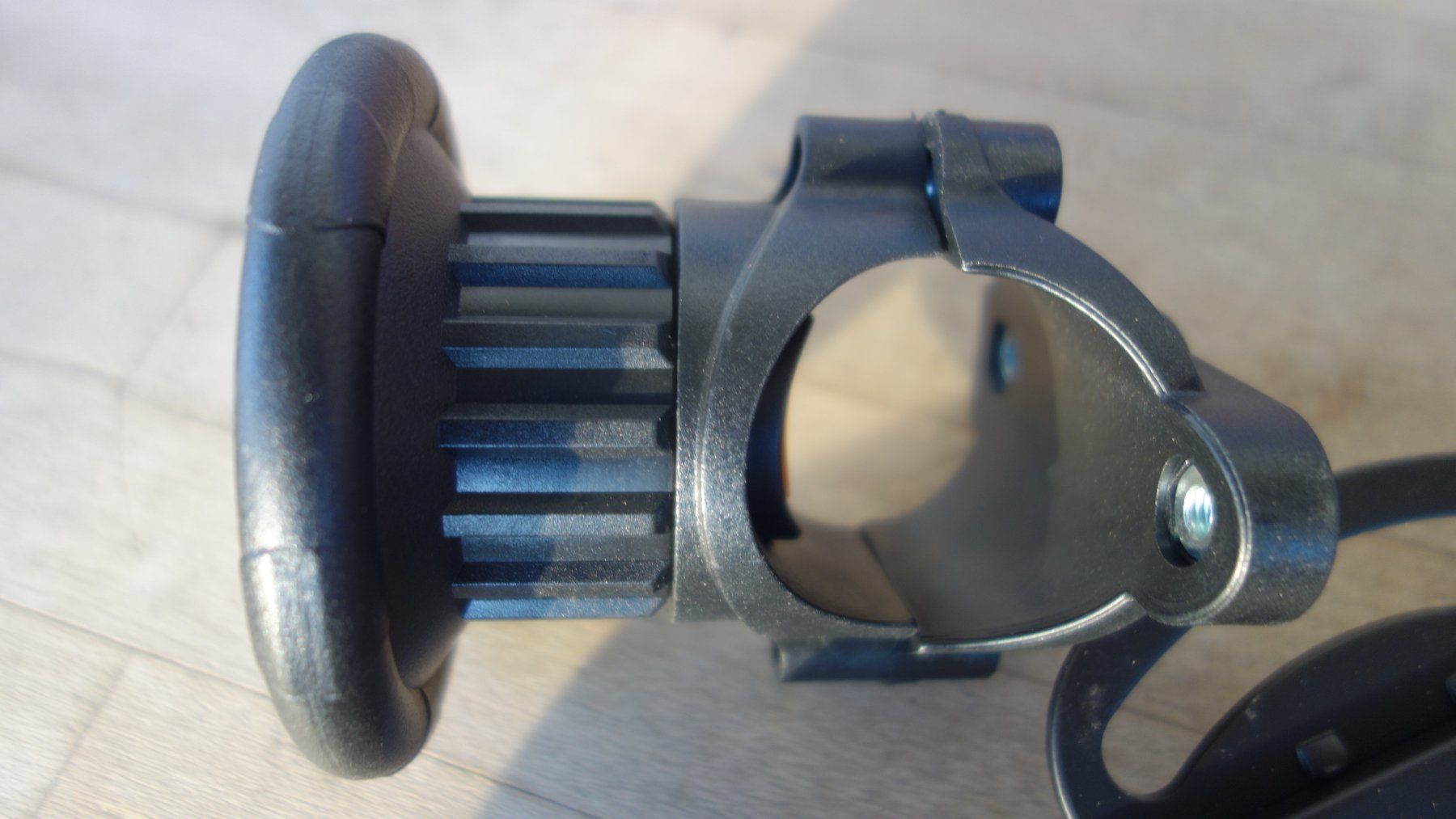 Supporti per biciclette: SOLID Zusatzhalterung für Veloaufhängesystem NEU - VERSAND – Difettoso da Innerferrera venduto da tic_p7qd 3