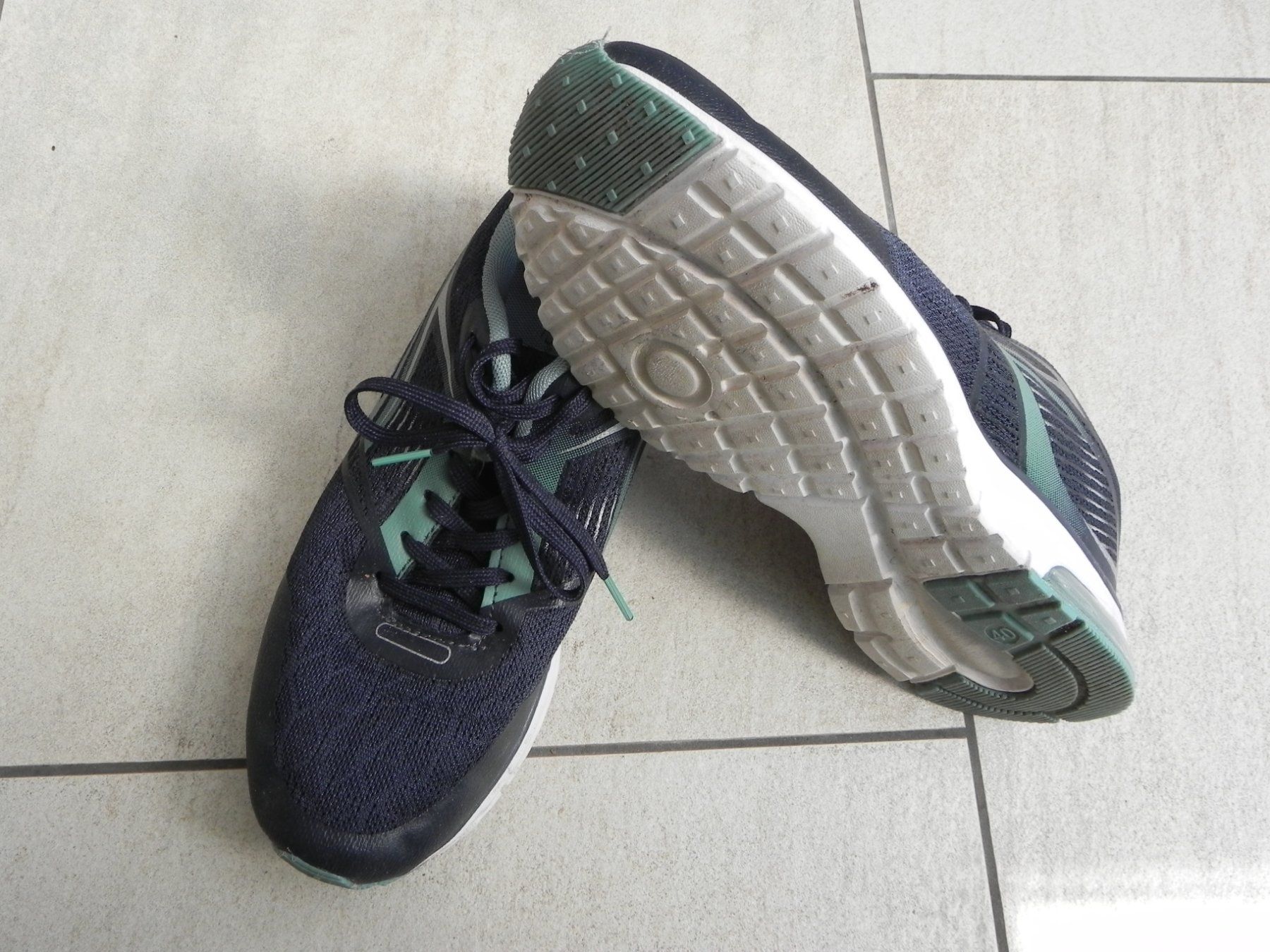 Scarpe da uomo: Sneaker Sportschuhe Gr. 40 – Usato da Stallikon venduto da pcerny16 8
