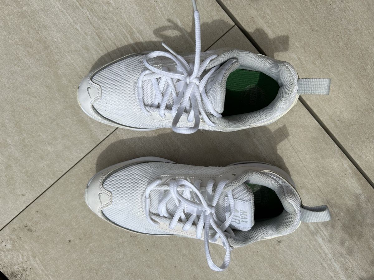 Nike Scarpe da donna: Baskets Nike blanches, pointure 36 – Nuovo (secondo la descrizione) da Morges venduto da cat_6cm9 2