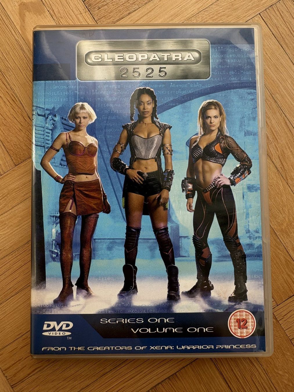 Tutti i DVDs: Cleopatra 2525 - Volume One - DVD – Usato da Zürich venduto da Malcom