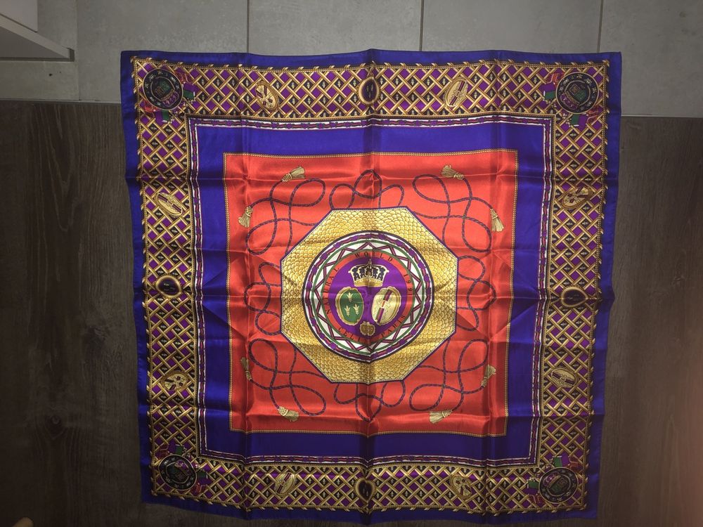 Foulard En Soie CÉLINE Bleu Marine - Neuf Sans étiquette - Accessoire Femme Luxe