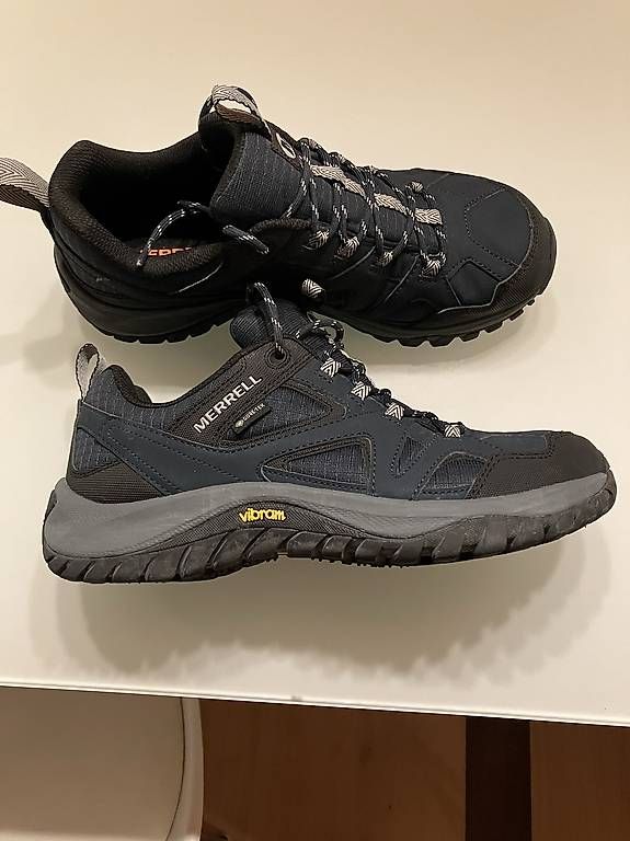 Herrenschuhe: Merrell Trekkingschuhe – Gebraucht aus Emmetten von Schmid6376 2