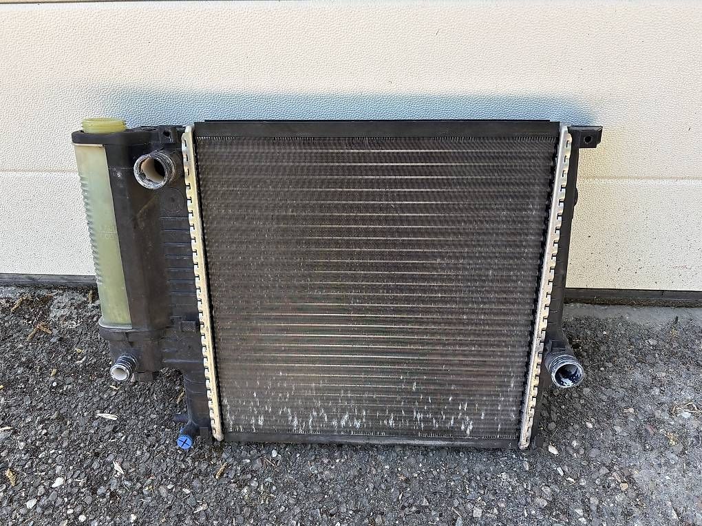 BMW Alle Autoersatzteile: E36 wasserkühler – Gebraucht aus Schaffhausen von hallovater 1