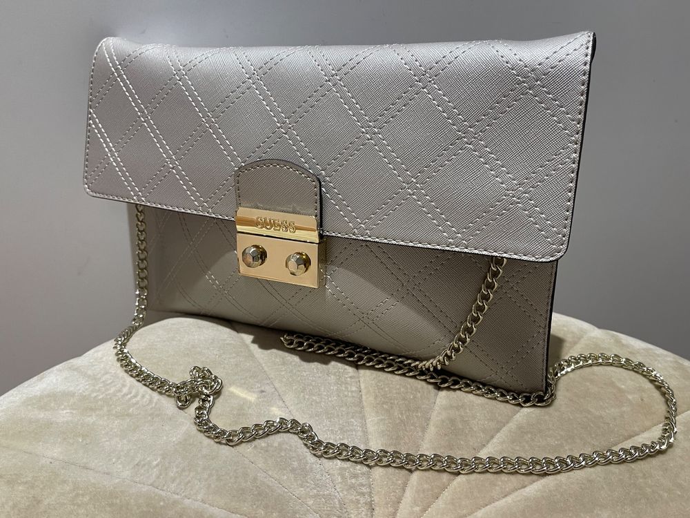 GUESS TASCHE CLUTCH SILBER MEGA HINGUCKER Kaufen auf Ricardo