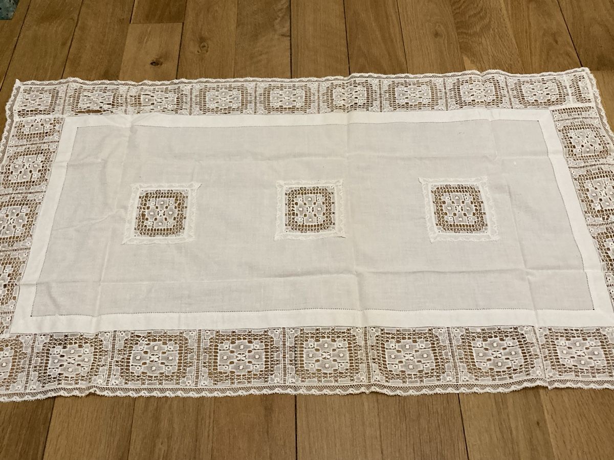 Autre linge de table: Antike Spitzendecke – D'occasion à Zürich par Ekka