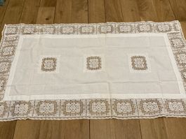 Antike Spitzendecke