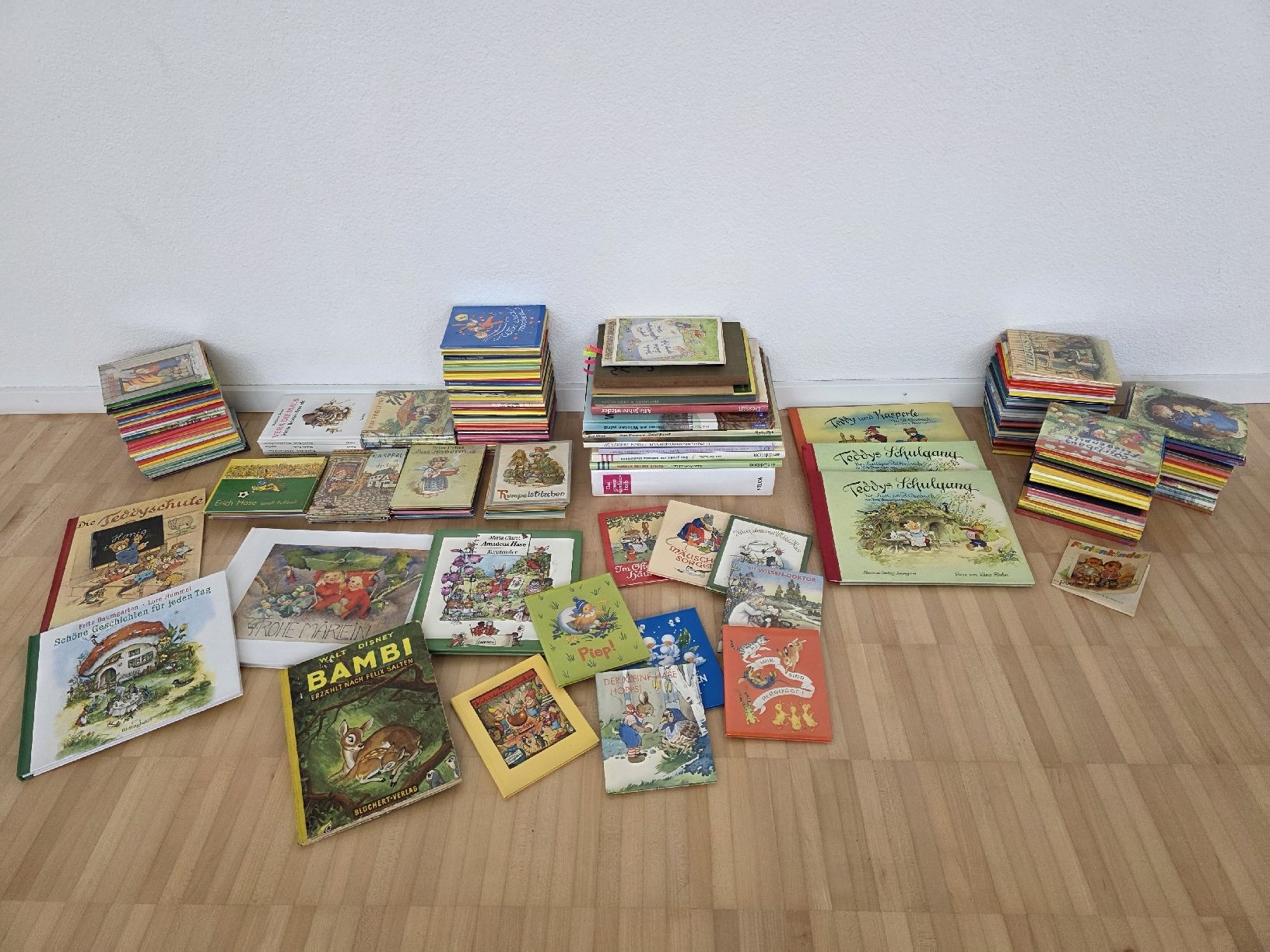 Bücher: Sammlung neuwertiger teils antiker Kinderbücher – Neu (gemäss Beschreibung) aus Uster von Cruleye 1