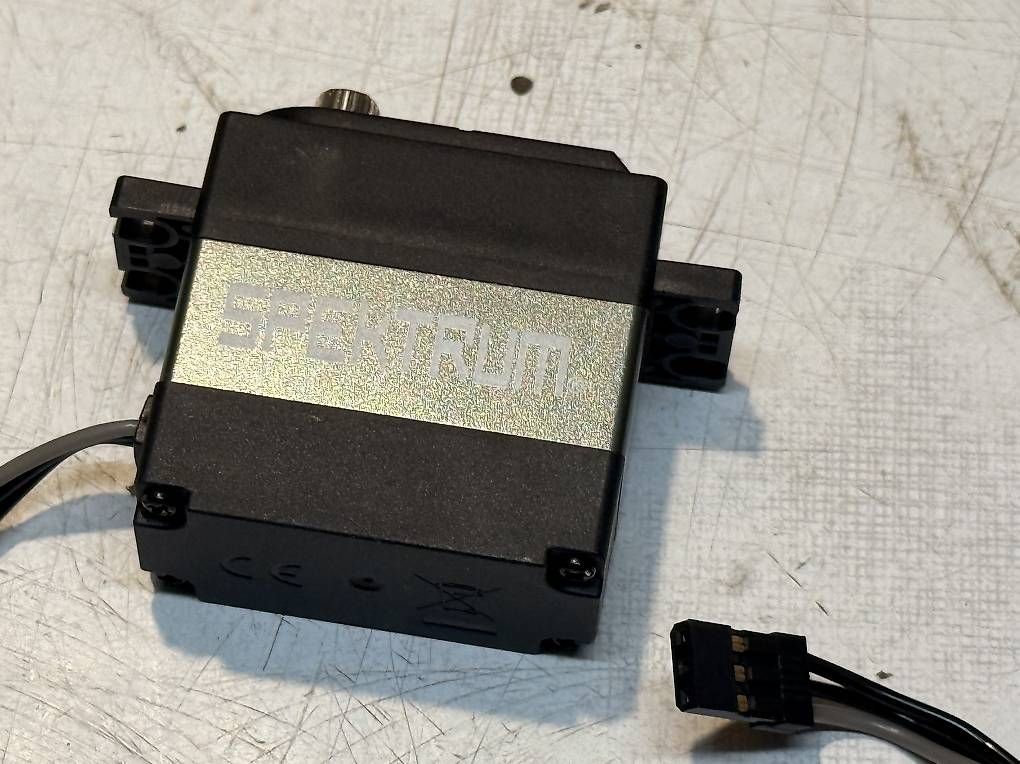 Spektrum RC Modellbau: NEUES Spektrum S665 High Torque Servo – Gebraucht aus Gümligen von carat_kid 1
