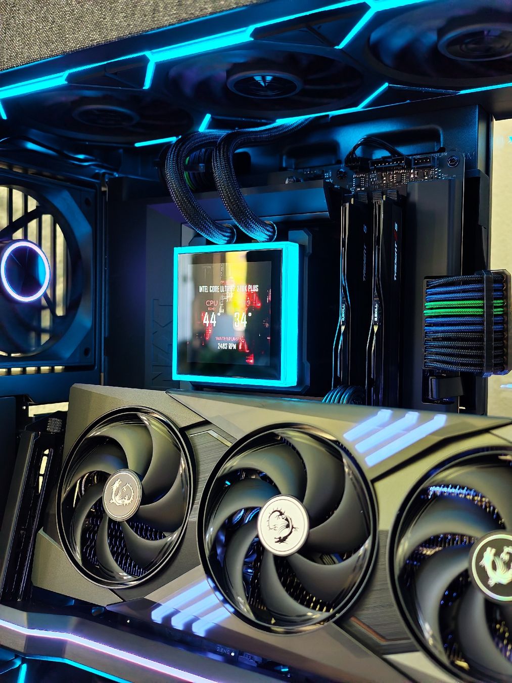 Intel PC: Gaming PC 270K Plus / RTX5080 / X2 Matrix – Nuovo (secondo la descrizione) da Kehrsatz venduto da Buildbar 3
