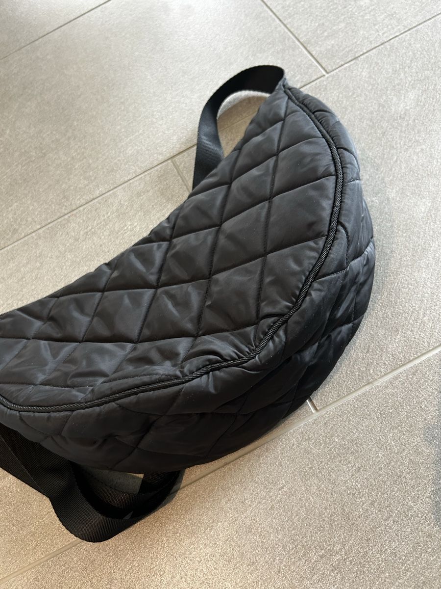 Uniqlo Taschen: Schwarze uniqlo Tasche  – Gebraucht aus Zürich von cos_b629 6
