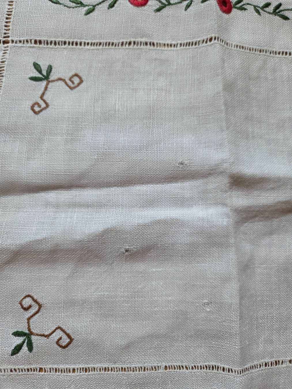 Tutte le decorazioni: Handgestickte Tischdecke, oval, Vintage – Usato da Zürich venduto da Pinga05 3
