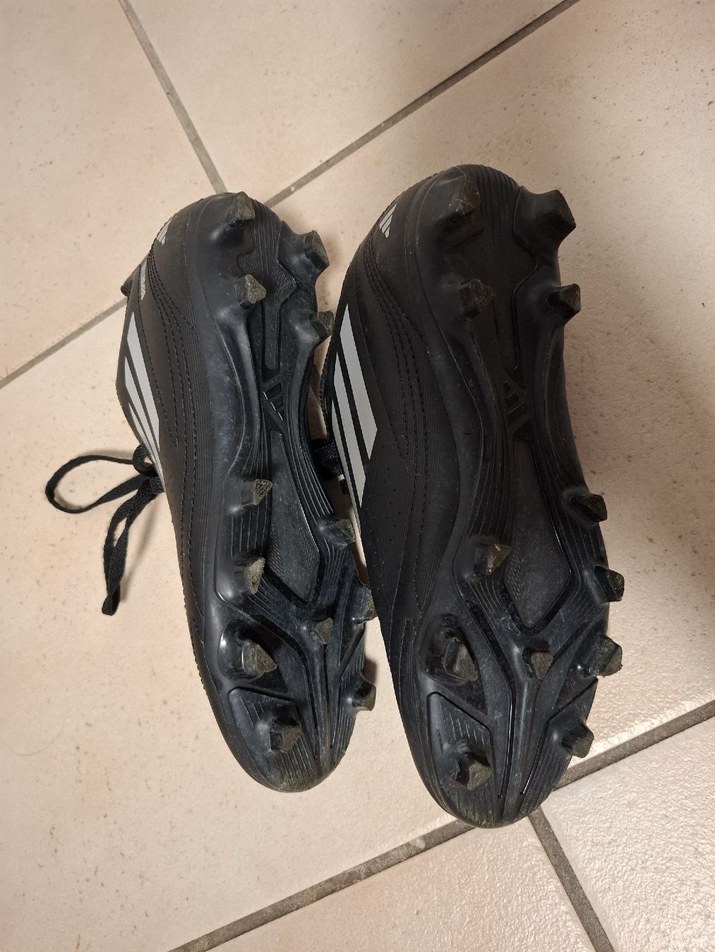 Scarpe da uomo: chaussures de foot 36 – Usato da Courrendlin venduto da tititchoun 2