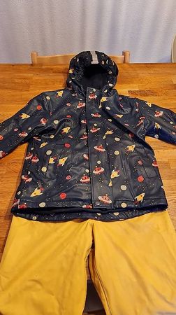 Gefütterte Regenjacke und Regenhose Gr. 122/128
