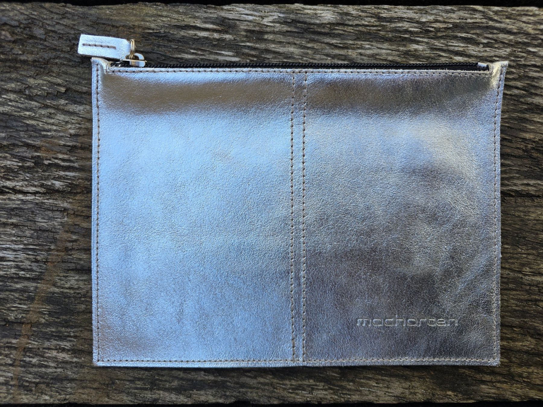 Altro in  Abbigliamento & Accessori: Accessoires: Etui Leder silber glänzend-MACHARTEN – Nuovo (secondo la descrizione) da Romanshorn venduto da Rachacha