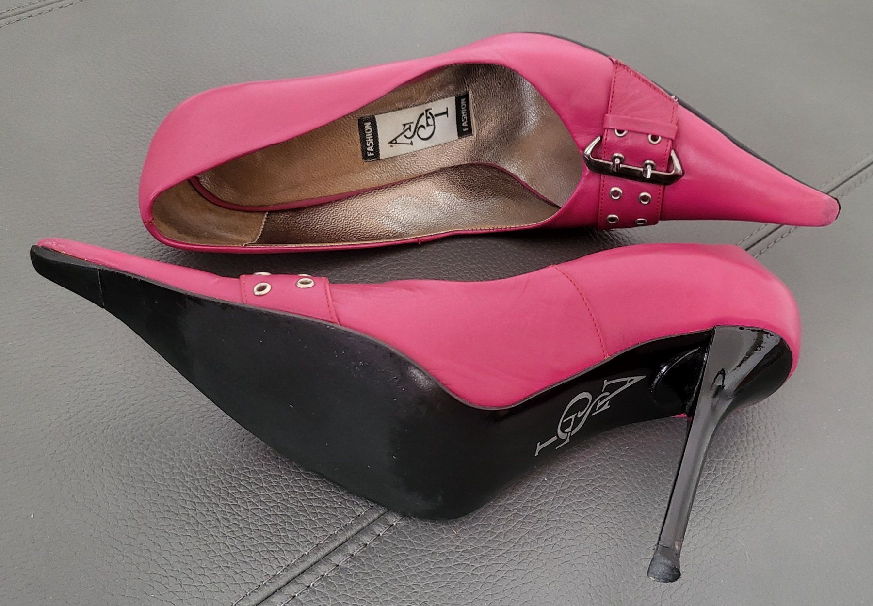 Damenschuhe: Escarpins roses à talons. – Gebraucht aus neuchatel von Polmel 2