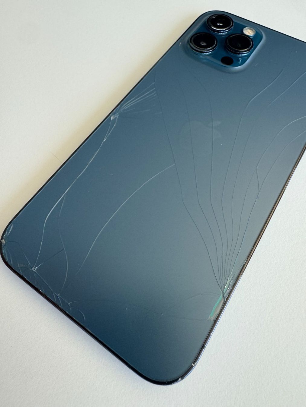 Apple Handys / Smartphones: Apple iPhone 12 Pro Max 256 GB Pacific Blue – Gebraucht aus Kilchberg ZH von nur-das-beste 2