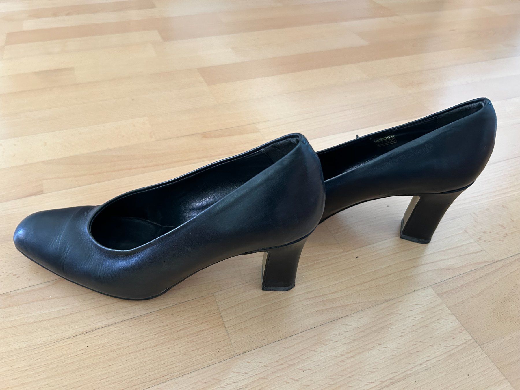 Scarpe da donna: Damen Pumps dunkelblau – Usato da Kriens venduto da Cgamma