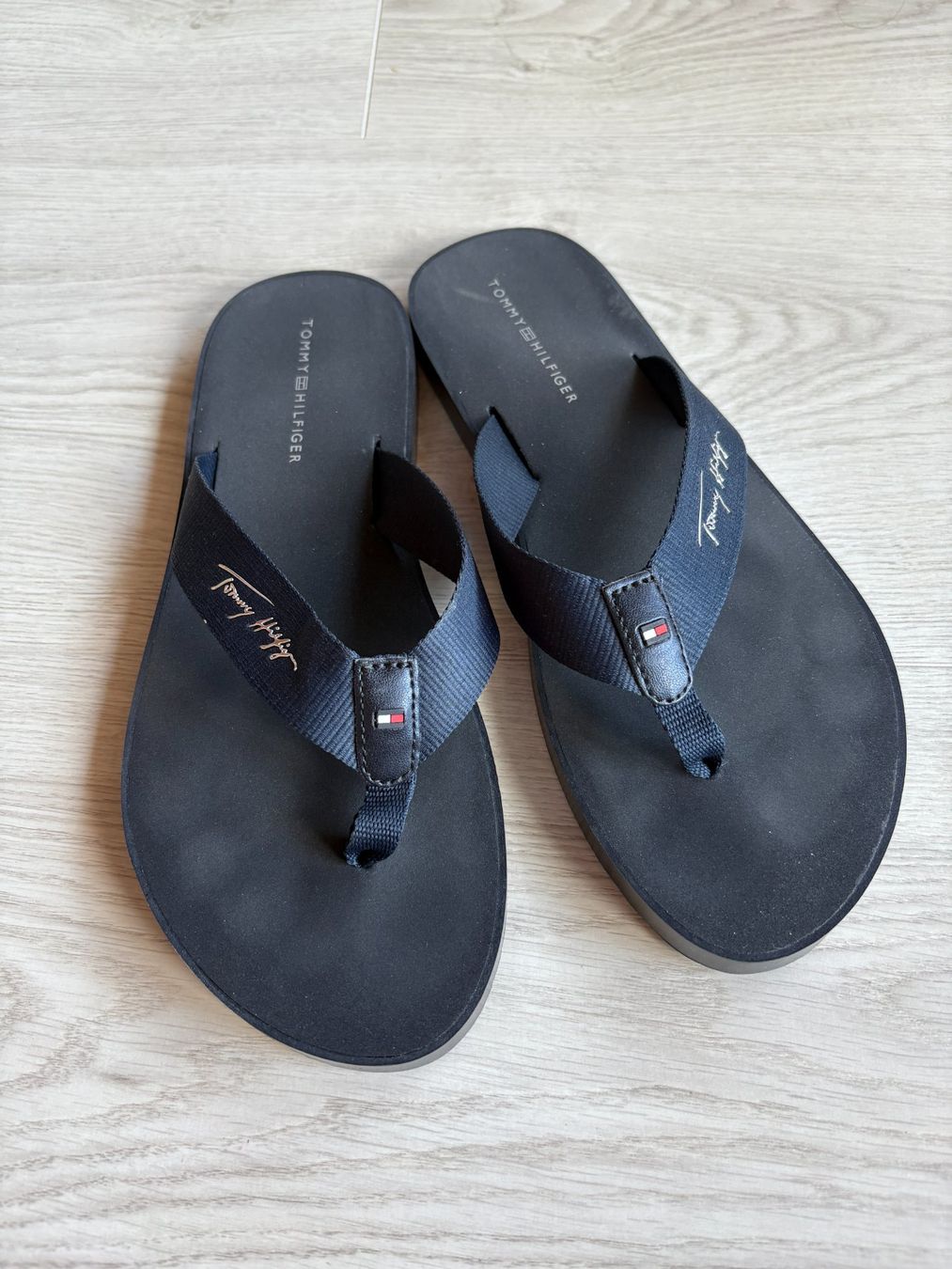 Tommy Hilfiger Scarpe da donna: Flip Flop Tommy Hilfiger, Gr. 41 – Usato da Mühleberg venduto da cupra80
