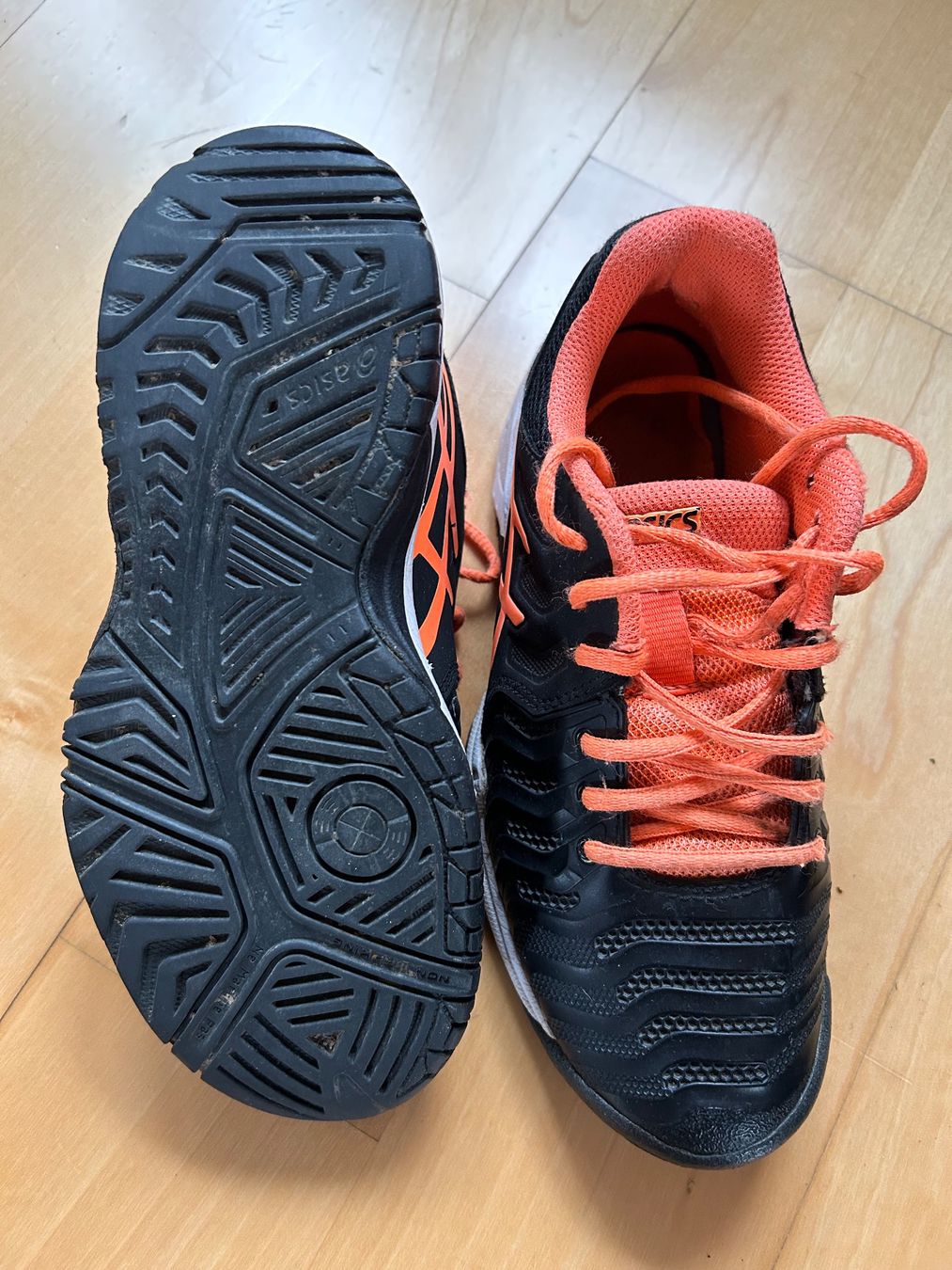Asics Schuhe für Jungen: Asics Turnschuhe Gr. 33 – Gebraucht aus Diepoldsau von Kekoa75 2