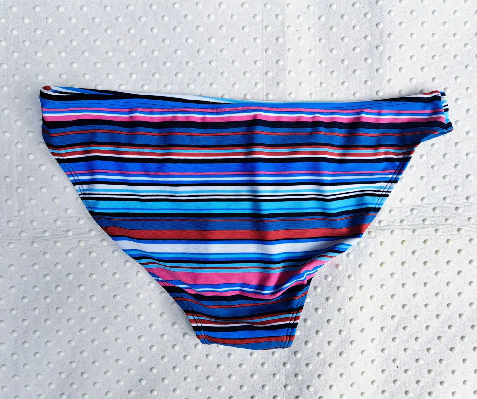 Badekleider & Bikinis: Neu! Gestreifter Badeslip in Grösse 92 – Neu und originalverpackt aus Gysenstein von joshuas81 2