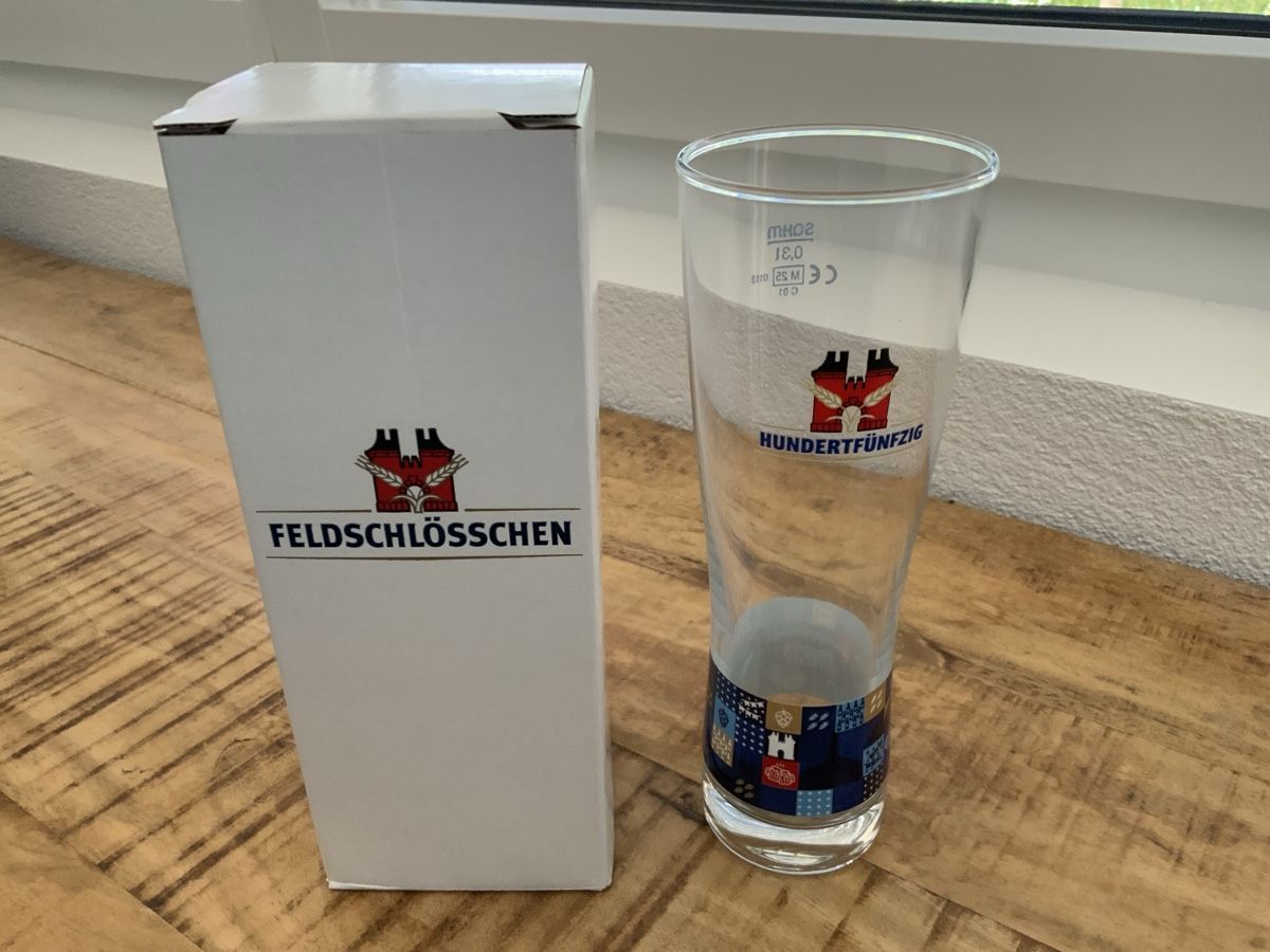 Feldschlösschen Bicchieri: Feldschlösschen 150 Jahre Glas/Stange – Nuovo e nell'imballaggio originale da Magden venduto da Jackevaro