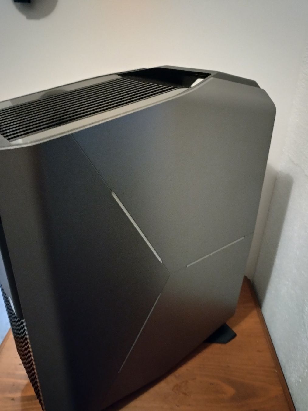 Alienware PCs: Alienware Aurora R6 Gaming Computer – Gebraucht aus Winkel von  1