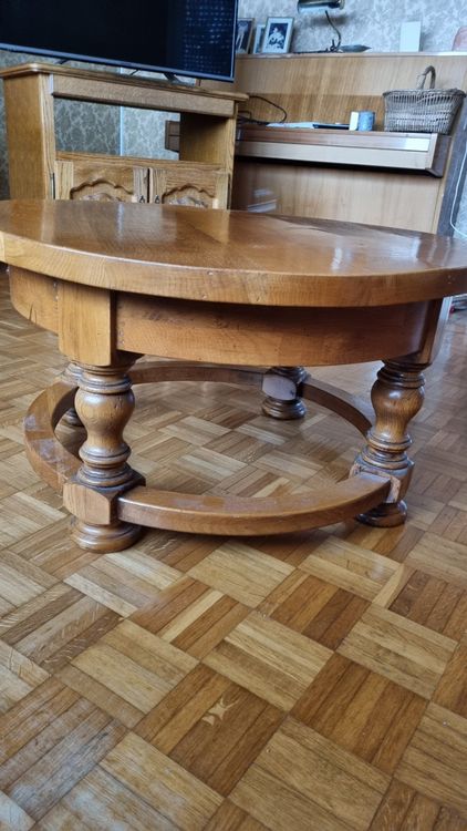 table-basse-ronde-en-sapin-massif-tint-ch-ne-clair-d-occasion-cugy