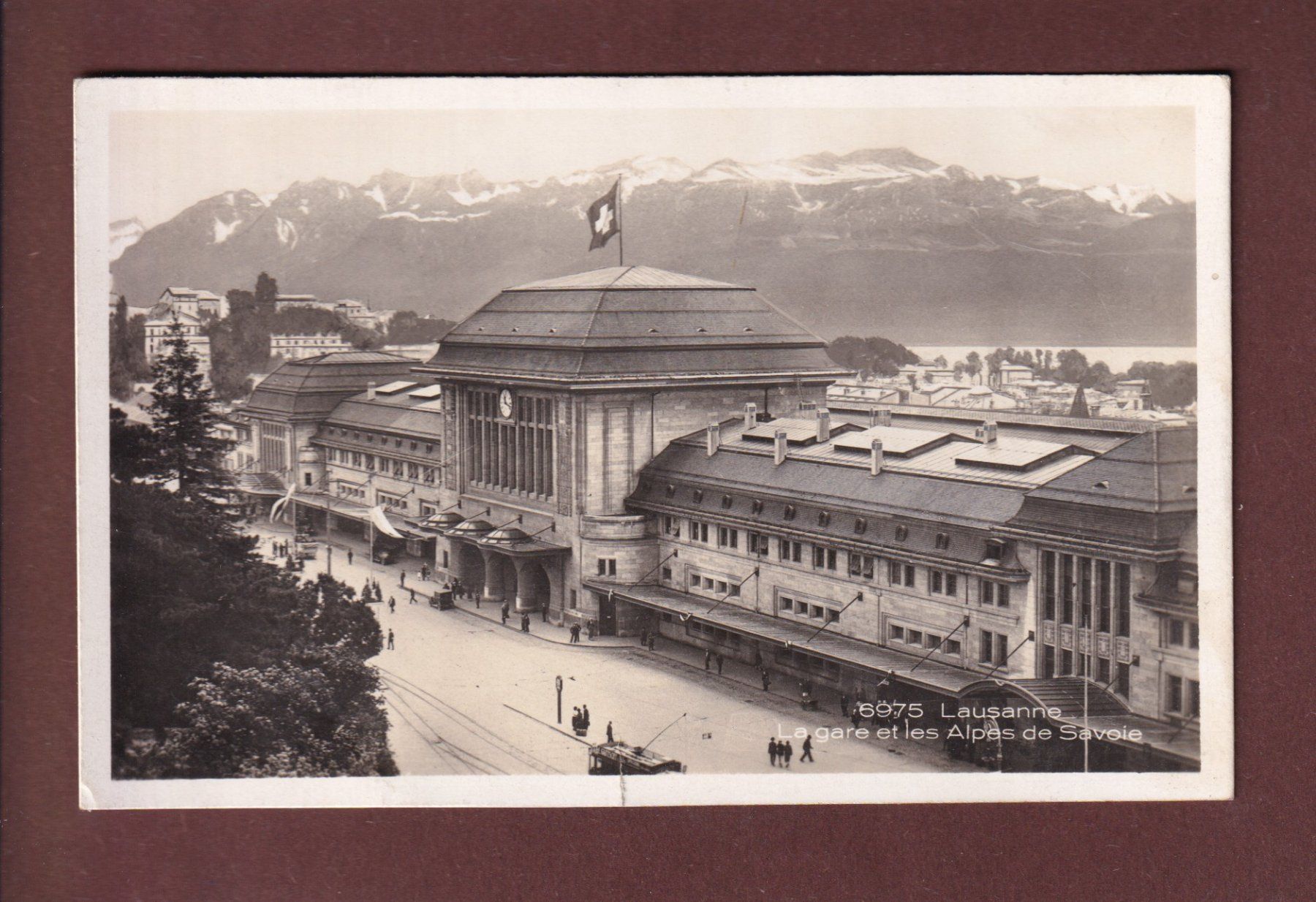 Cartoline postali: LAUSANNE - La Gare - 1932 // déchirure en bas // – Usato da Pully venduto da nicecards