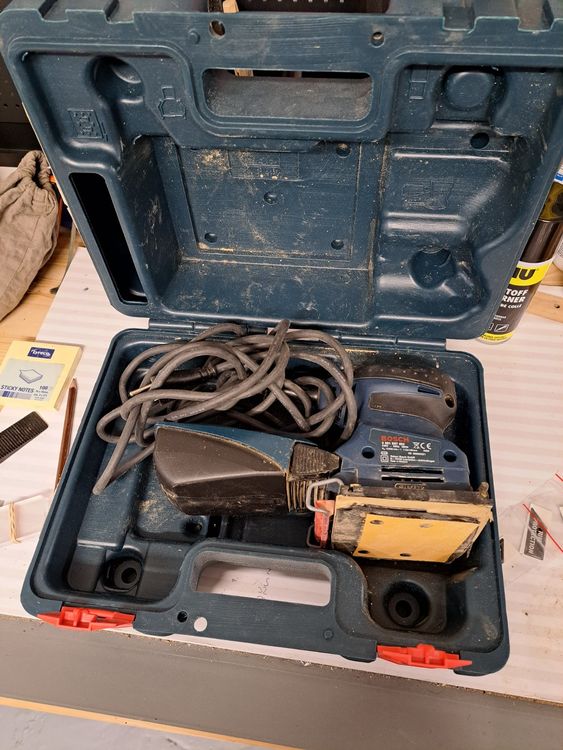 Bosch Professional Vlakschuurmachine GSS 140  Motor Van 220 W Trillingen 3 4 M S2 Incl Stofzak Perforatieplaat Schuurpapier C411 814376067