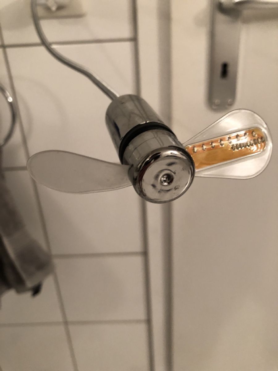 Ventilatori: Ab 1.- Mini USB Ventilator mit LED Licht – Usato da Attelwil venduto da Canelle67 2