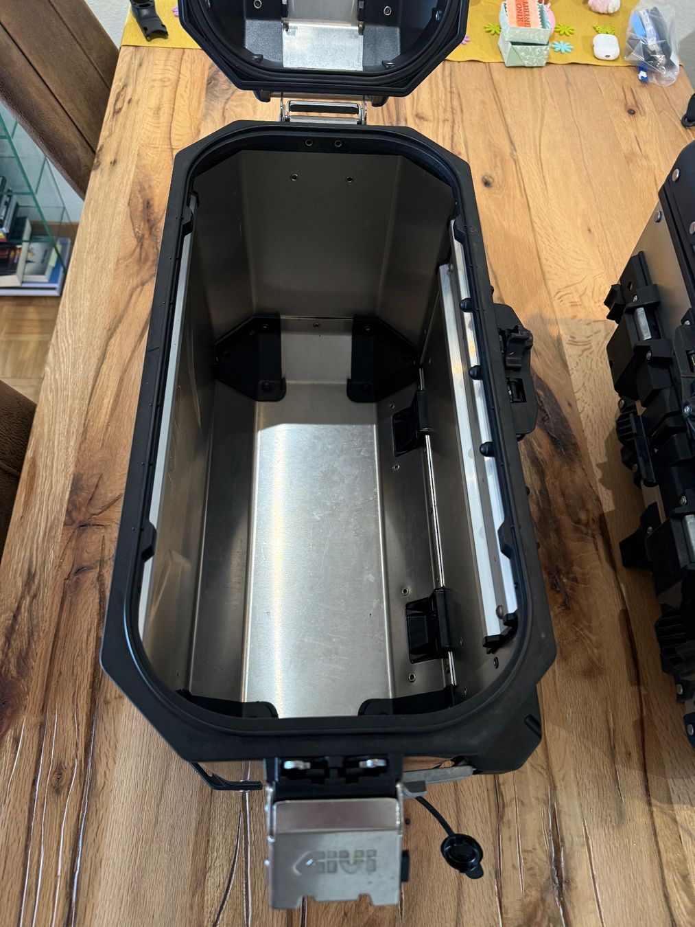 Givi Topcase: GIVI Outback EVO L+R Side Case/BMW GS 1300, Top 33/37 – Gebraucht aus Oberengstringen von Conny5 4