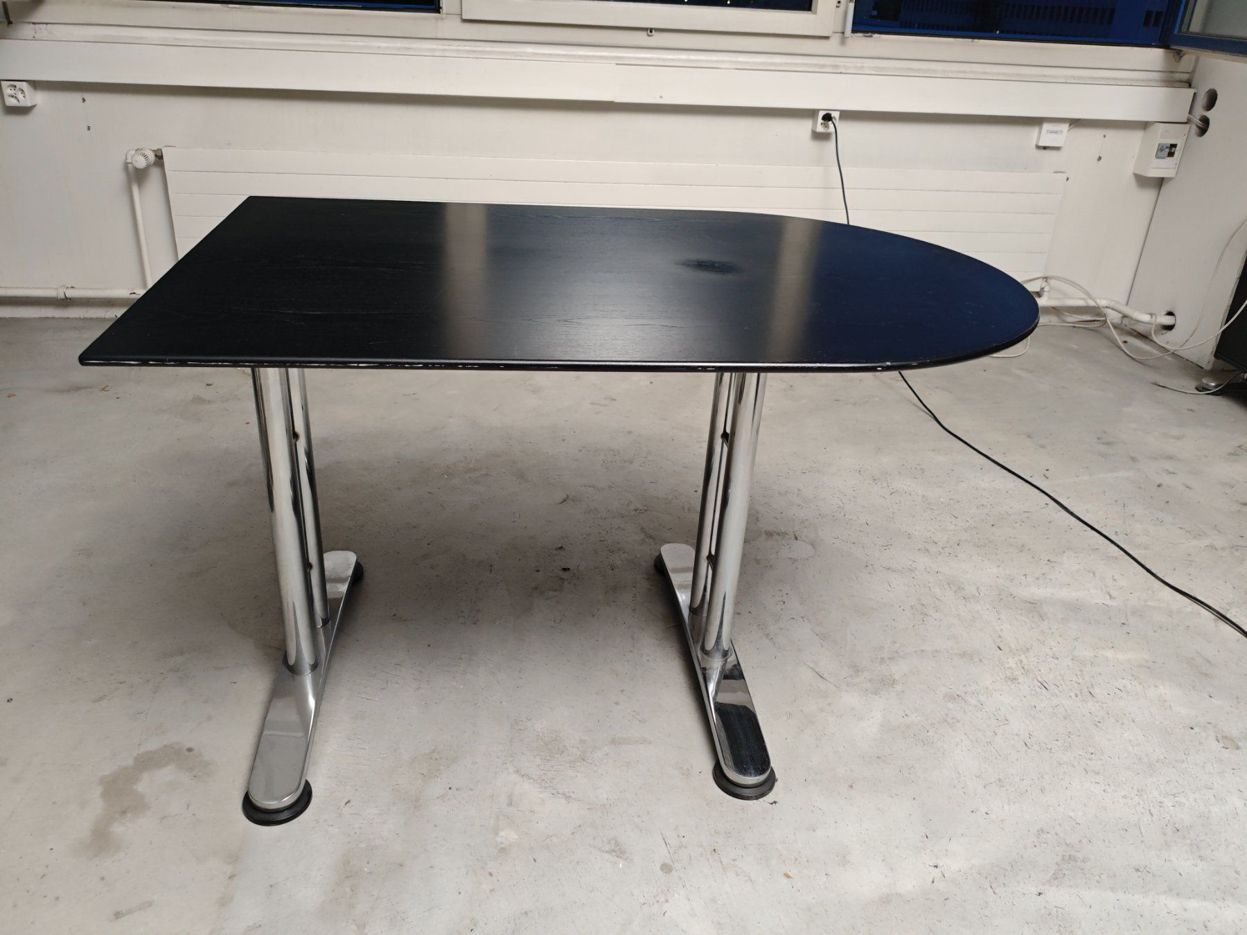 Tavoli: Schwarzer Halbmond-Tisch – Usato da Dübendorf venduto da tho_v2cs 1