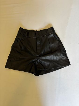 Short similicuir noir Zara taille S