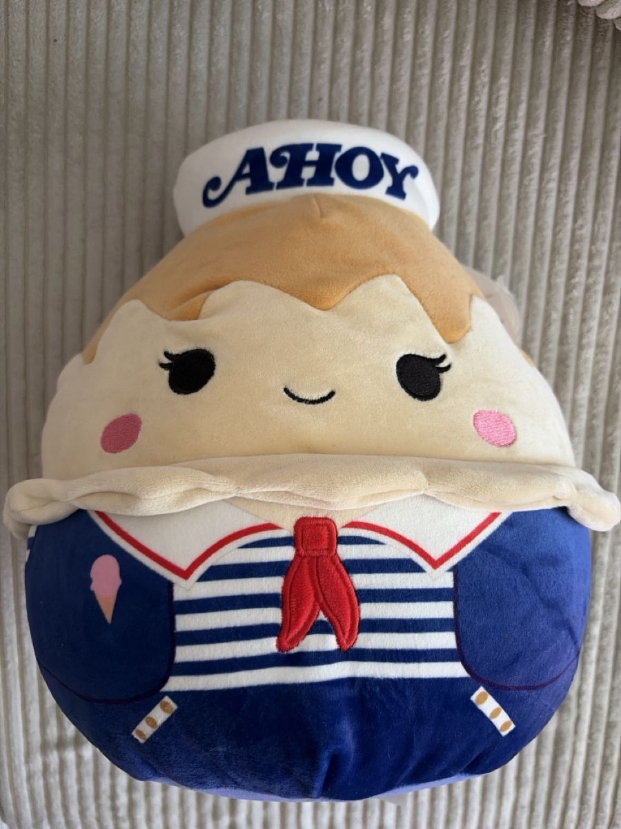 Squishmallows Giocattoli: Stranger Things Scoops Ahoy – Usato da Turbenthal venduto da Engel024