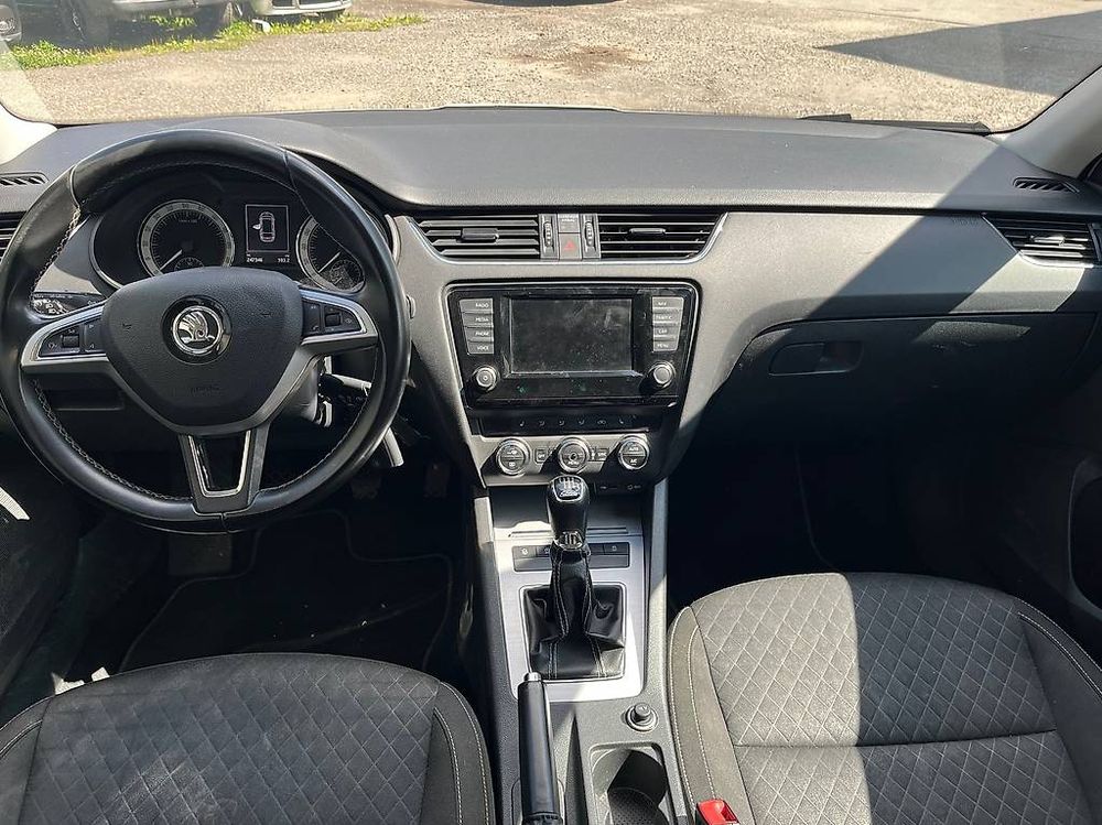 Automobili: SKODA OCTAVIA 1.6D 4X4 - TURBO DA SOSTITUIRE – Usato da Biasca venduto da GarageRDCSagl 4