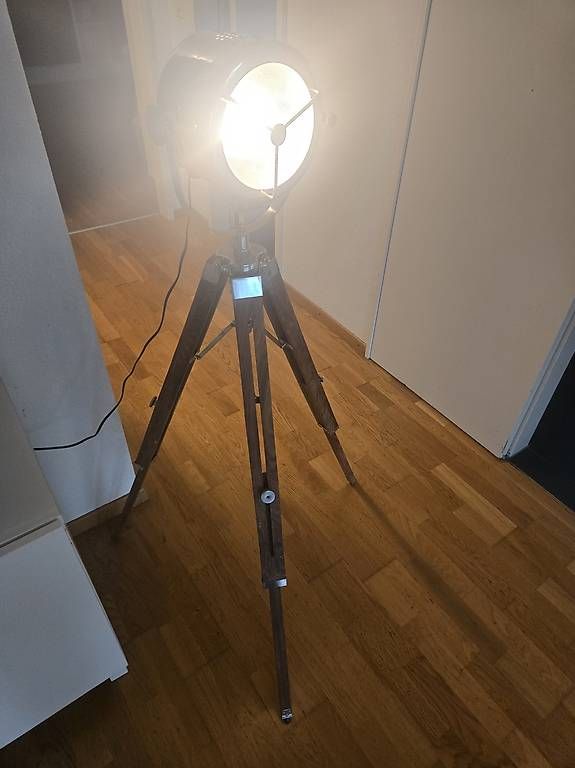 Lampade: Stehlampe – Usato da Herzogenbuchsee venduto da Dafisa 3