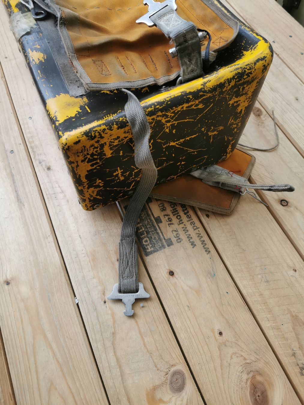 Misurare: Notpaket Schleudersitz Hawker Hunter Fliegertruppe Luftwaffe – Usato da Neuenkirch venduto da bf-109 6