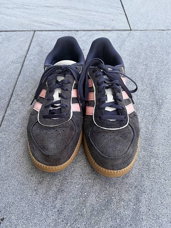 Herrenschuhe: Addidas Wildleder Turnschuhe – Gebraucht aus Wimmis von Selzer_84